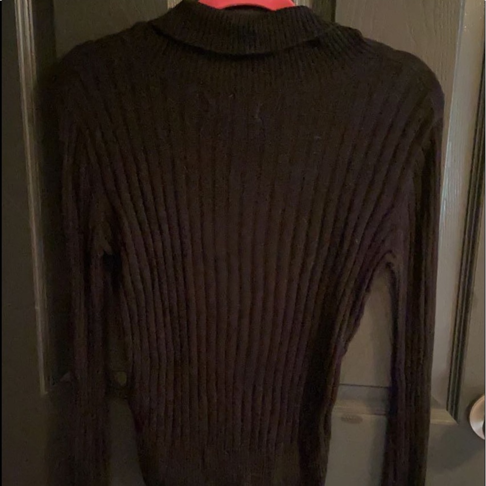 Black fleece turtle neck.